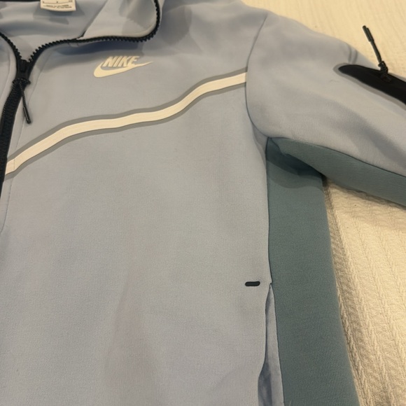 Mens nike tech fleece hoodie - Picture 3 of 3